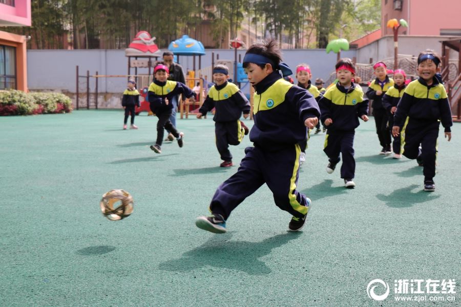 誰在等你你在等著誰是什么歌